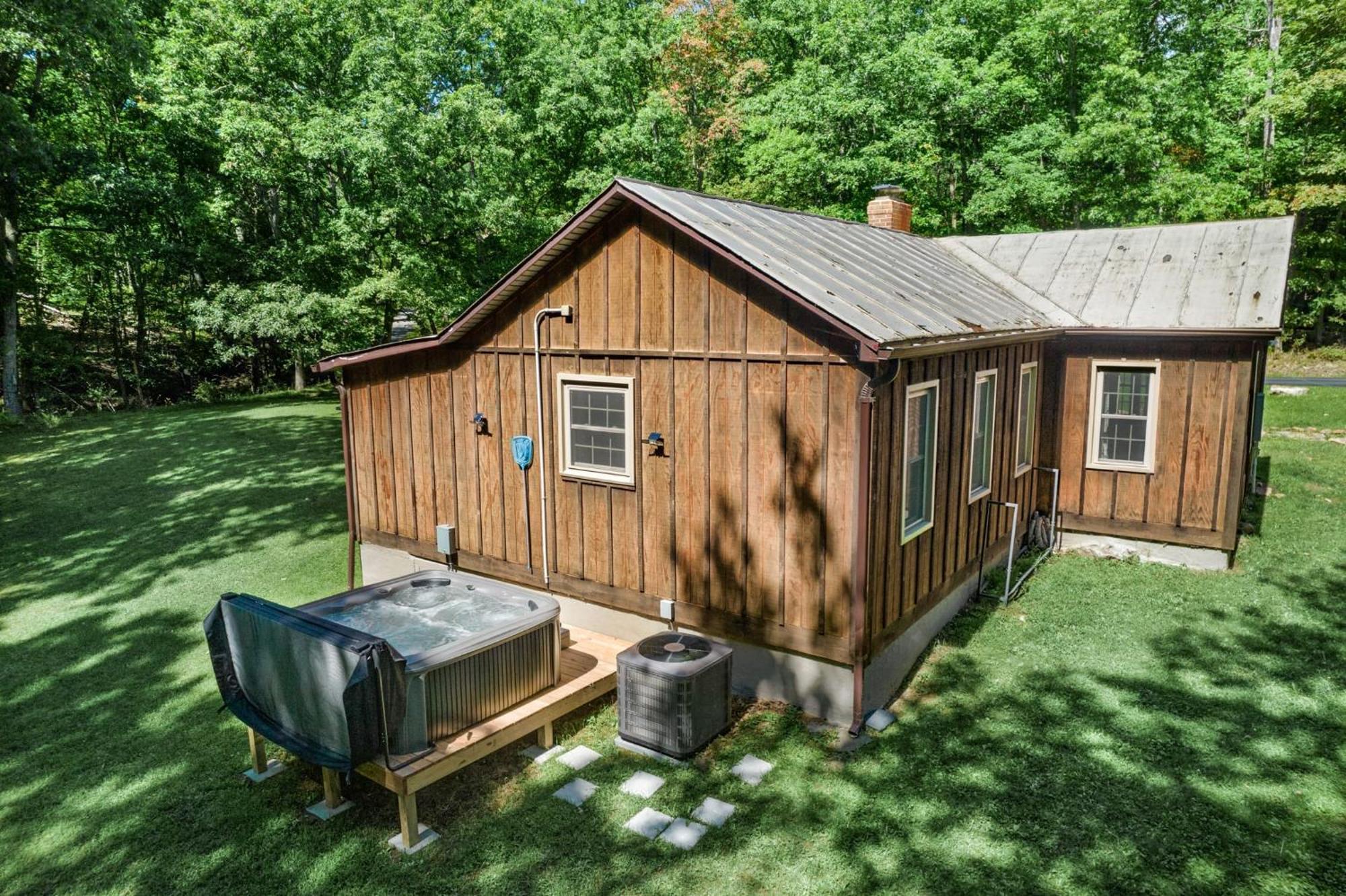 River Access W Hot Tub, Grill, Wifi, & Fire Pit! Lost City エクステリア 写真